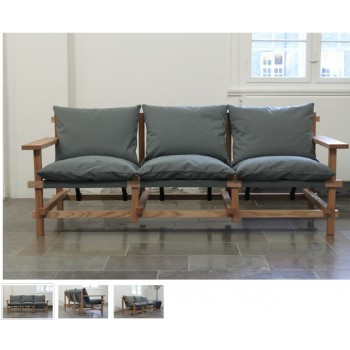 Изящный диван на легкой деревянной раме