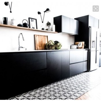Кухня в чёрном цвете, 10 вдохновляющих примеров с фото
