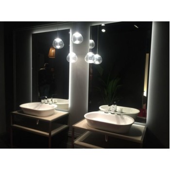 Зеркало в ванной с ЛЕД подсветкой по контуру