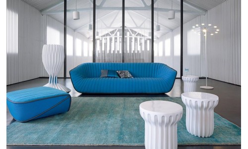 Шикарный синий диван от Roche Bobois