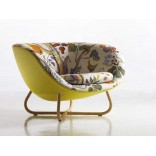 Уютная мягкое кресло с обивкой из ткани от Эрика Йоргенсена