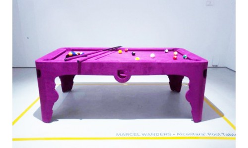 Розовый бильярдный стол Марселя Вандерса