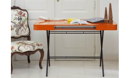 Ультра тонкий стол Cosimo от дизайнера Марка Занусо младшего