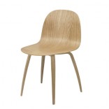 Деревянный стул классической формы