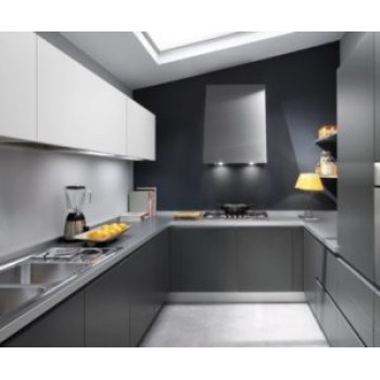 Кухня в черно-белых тонах, дизайнерское решение