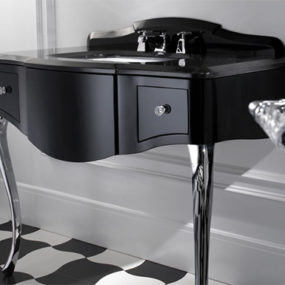 Черный стол с лакированной консолью - сундук для ванной комнаты от Devon & Devon
