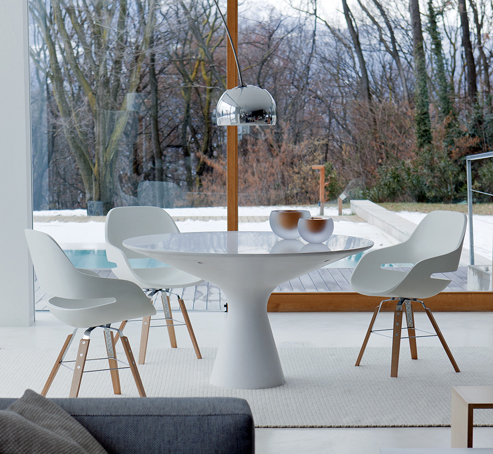элегантный белый стол с пьедесталом blanco by zanotta 1 Элегантный белый стол с пьедесталом: Blanco by Zanotta