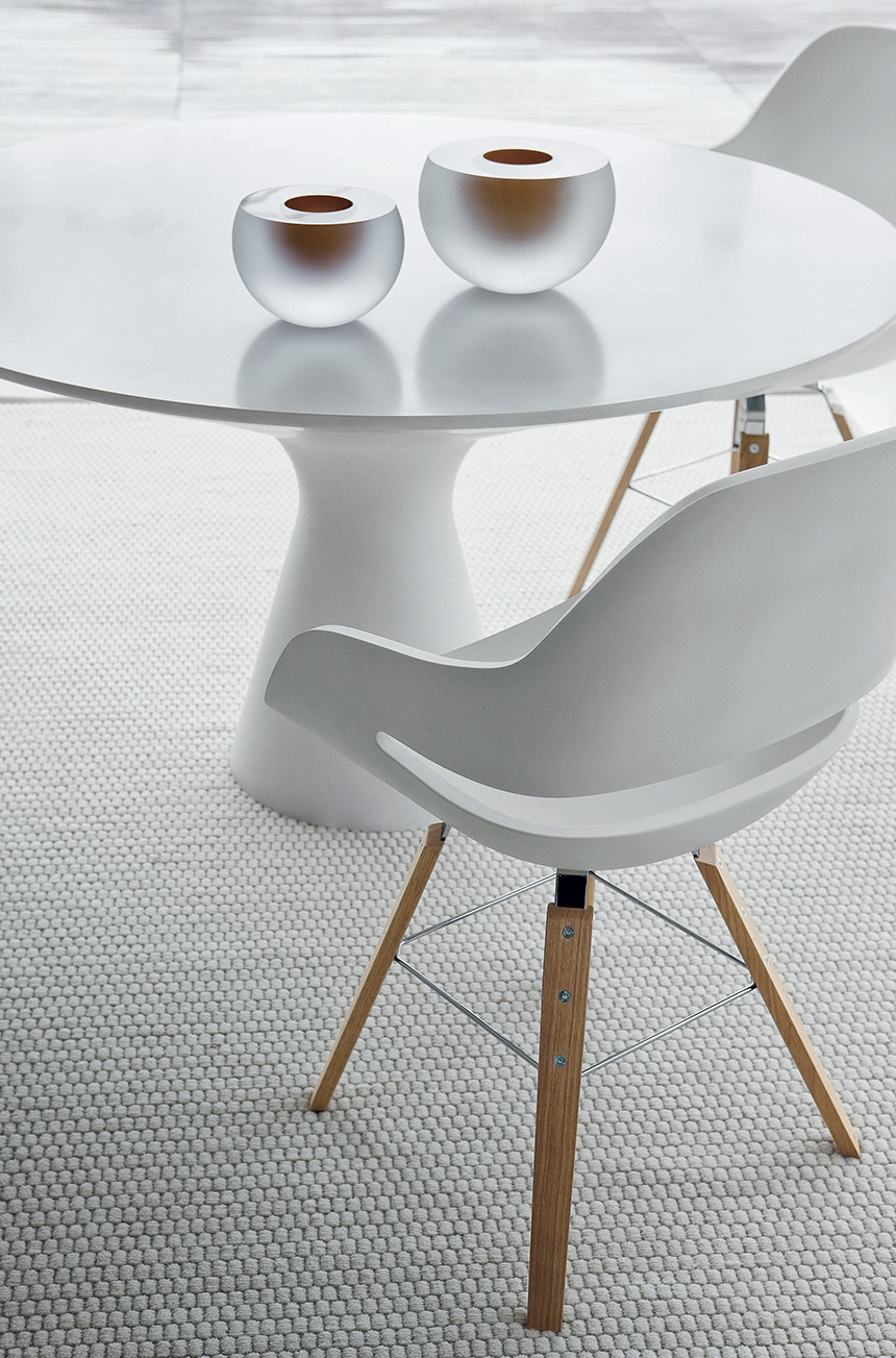 элегантный белый стол для пьедестала blanco by zanotta 2 Элегантный белый стол подставки: Blanco by Zanotta