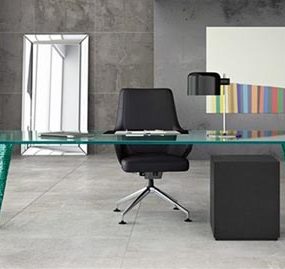 Прямоугольный стеклянный стол для современного офиса, гостиной или столовой от Fiam