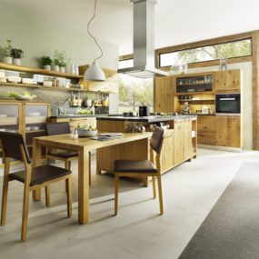 Лофт-кухня от TEAM7 имеет современный древесный эстетический
