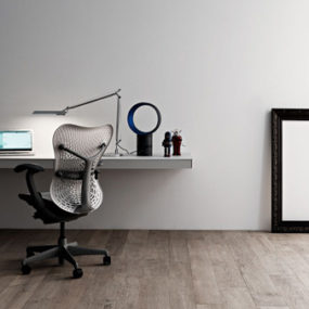 Простые идеи для дизайна домашнего офиса: настенный письменный стол от Valcucine