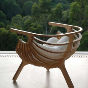 Уникальный фанерный стул от Branca