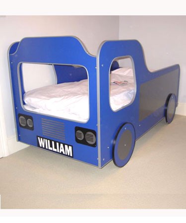 Как сделать кровать-машину для ребенка своими руками?