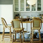 Дизайн кухни. Кухонный стул, стулья с плетенными спинками.