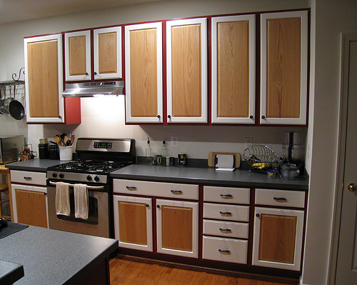 Дизайн кухни. Идеи для маленькой кухни. Покраска деревянных ящиков.