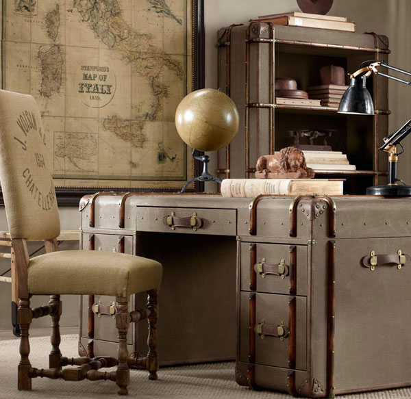 Письменный стол в стиле стимпанк из старых чемоданов
