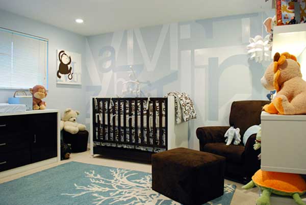 Пример оформления детской комнаты с виниловыми наклейками