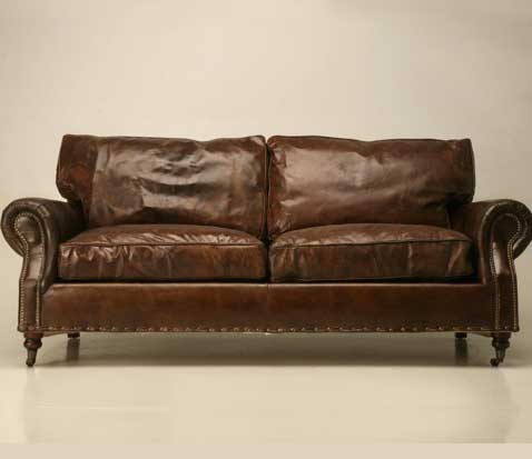 Кожаныйц диван классической формы