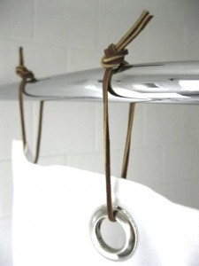 Самодельные кольца для занавески в ванной