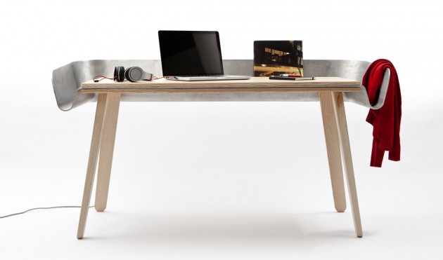 Современный легкий компьютерный стол