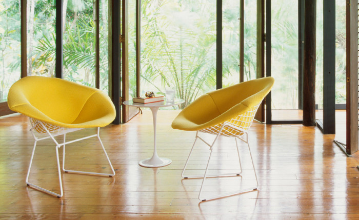 Легкие желтые домашние кресла