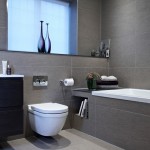 Дизайн ванной -- серый фон