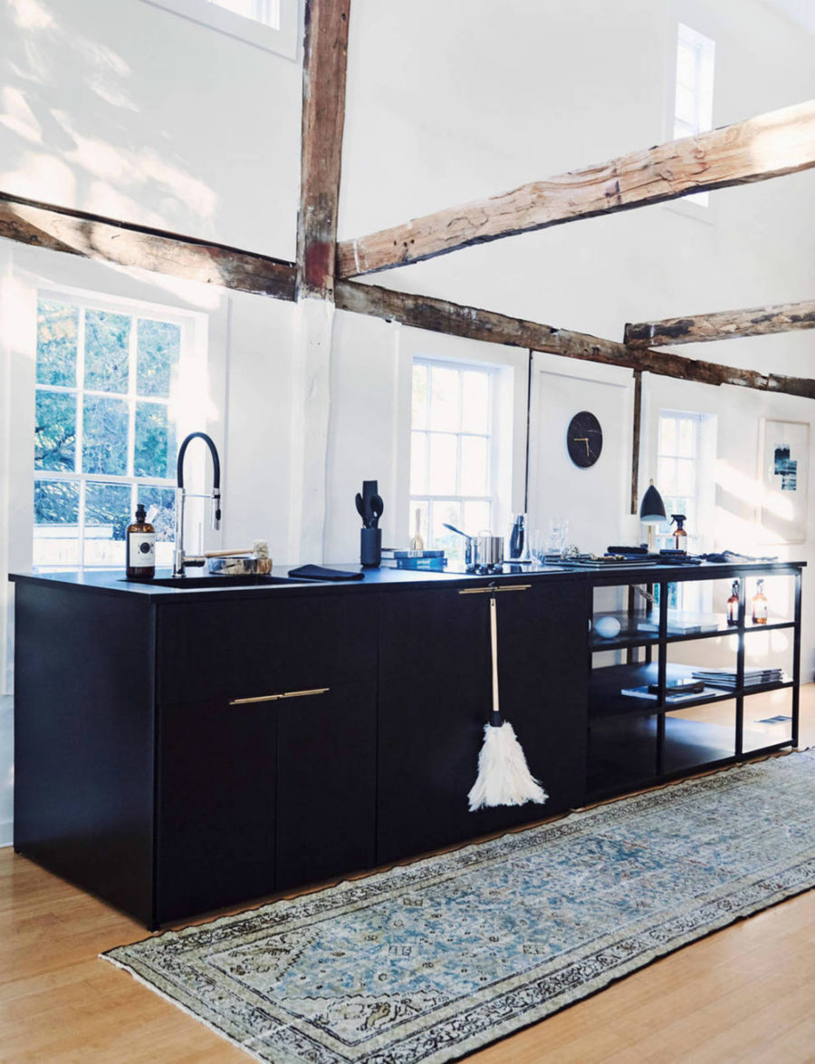 Kitchen island tableware display