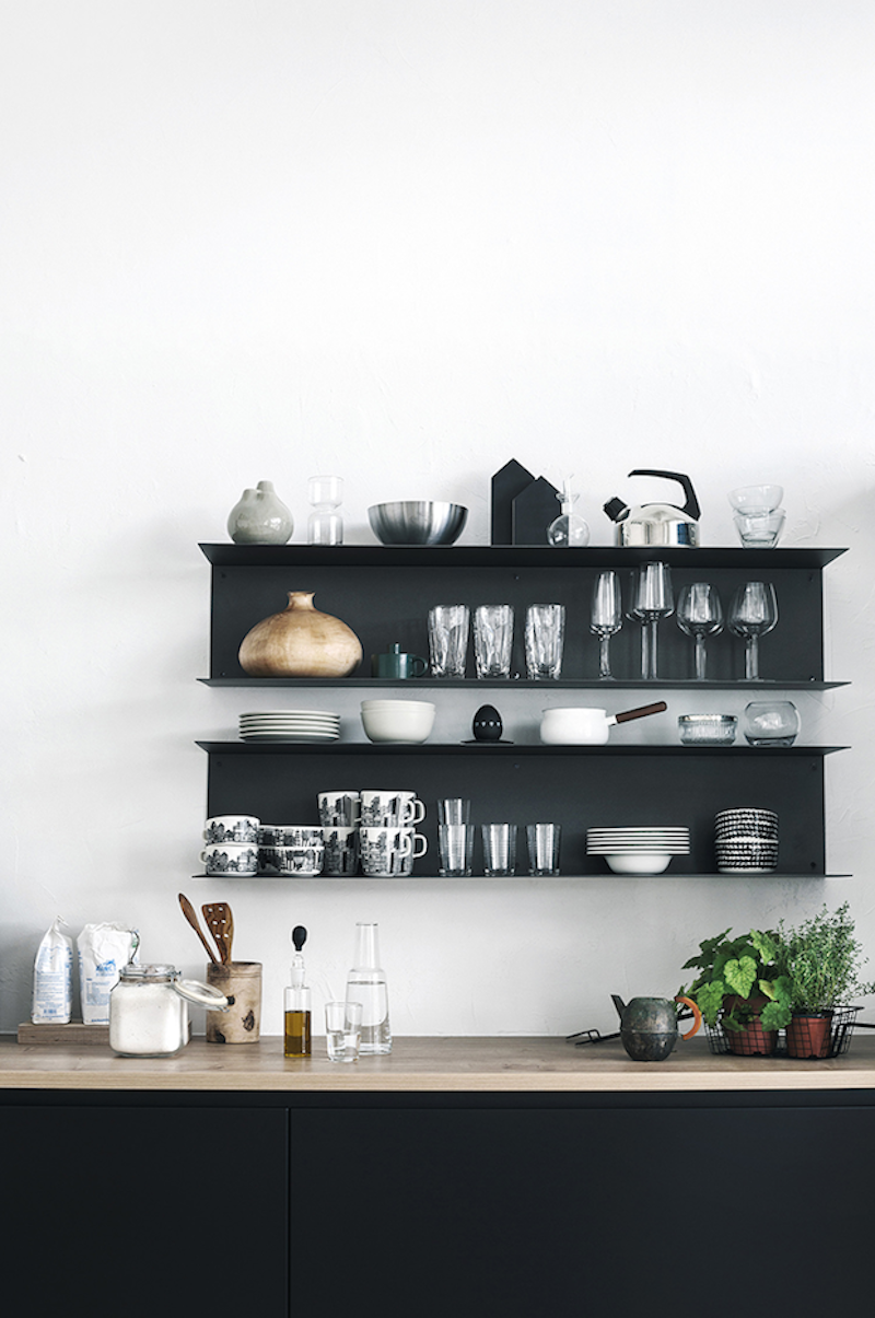 Open shelf display
