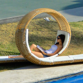 Двойной патио Lounger by Виктор М. Алеман