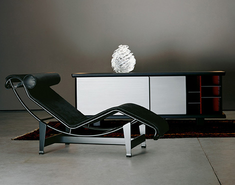 шкаф с раздвижными дверями Cassina 4.jpg Шкаф с раздвижными дверями от Cassina нового в 2010 году