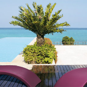Открытый Sun Lounger Cloe и бассейн Lounge Zoe от MyYour