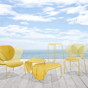 Organic Shaped, Sunny Colored Outdoor Furniture от Areadeclic