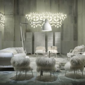 Паола Навоне разрабатывает белую сказку, такую ​​как Interiors, чтобы представить последнюю мебель от Baxter