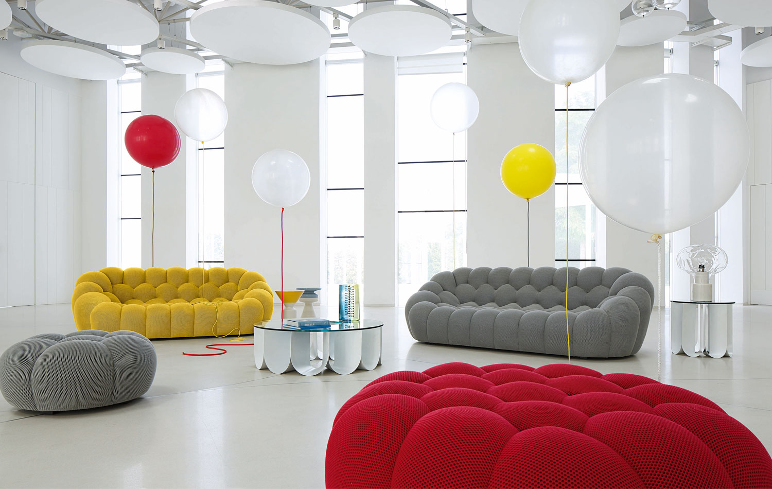 roche bobois пузырь большой 3-местный диван в techno 3d fabric 1 Большой 3-местный диван-пуансон от Roche Bobois