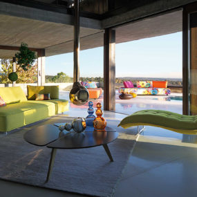Гладкий и современный закрытый - Открытый диван Escapade от Roche Bobois