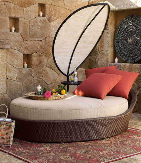 vanessadaybed Ванесса кушетка от Neiman Marcus